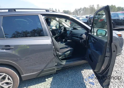 2024 Subaru Forester Premium z USA, uszkodzony, nr VIN JF2SKADC3RH470410